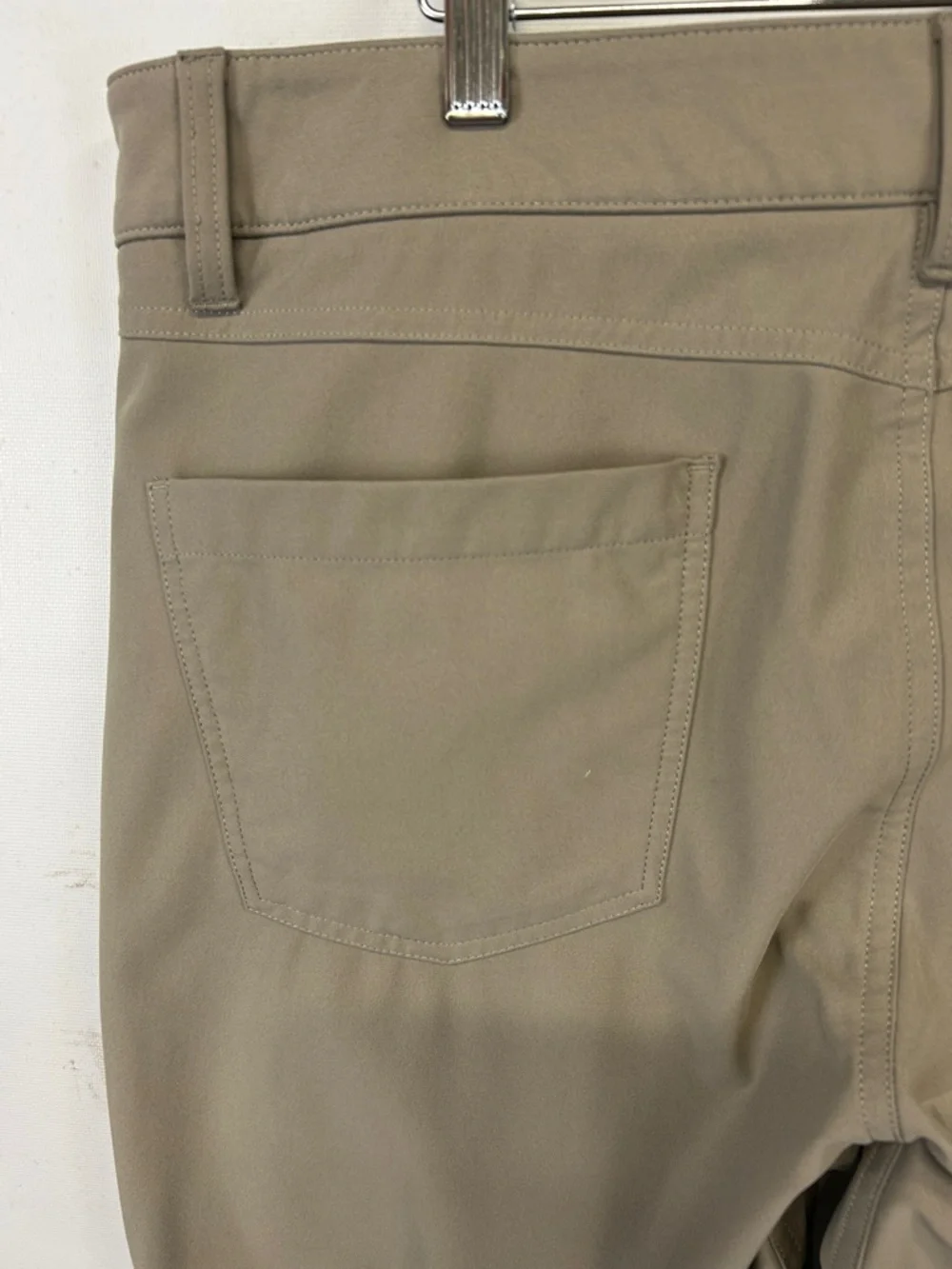 johnnie-O Prep-Formance flat front Chino.  36 x 30 - Picture 8 of 10